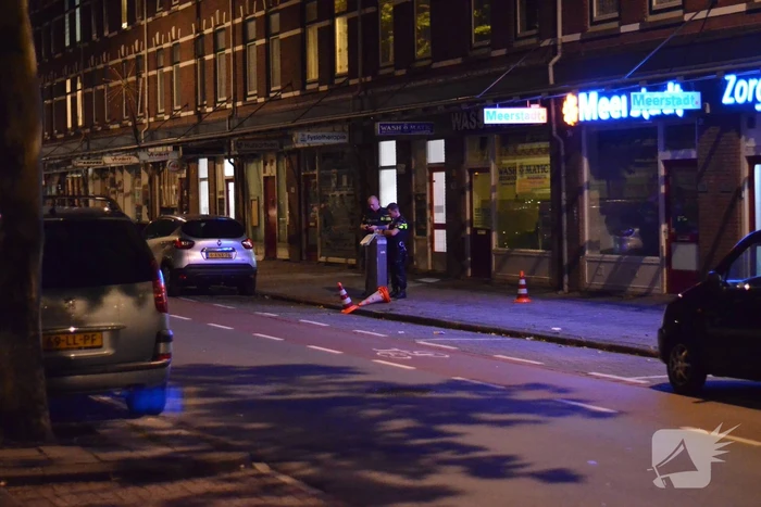 Auto beschoten, meerdere hulzen gevonden