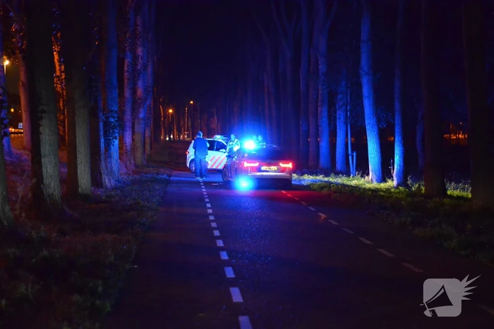 EOD onderzoekt auto met mogelijk explosieven