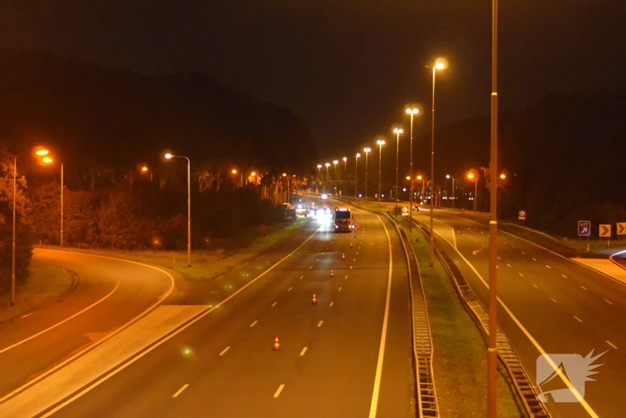 EOD onderzoekt auto met mogelijk explosieven