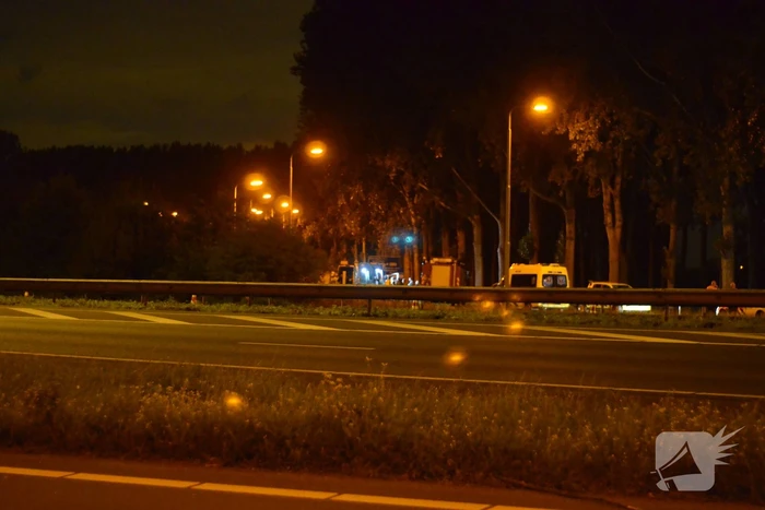 EOD onderzoekt auto met mogelijk explosieven