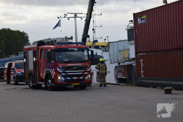 Machinekamer van binnenvaartschip loopt vol water