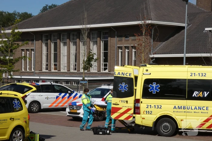 Steekpartij bij asielzoekerscentrum, verdachte slaat op de vlucht
