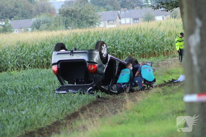 Twee vrouwen en drie kinderen gewond bij verkeersongeval