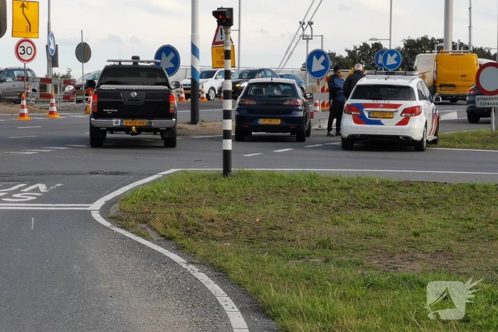 Schade na verkeersongeval tussen twee voertuigen