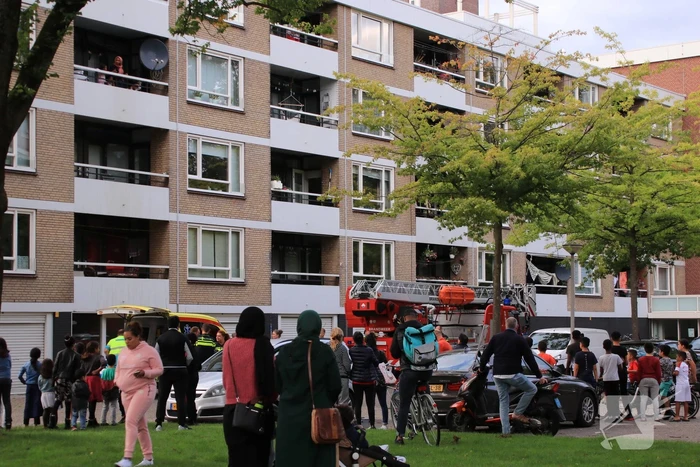 Brand op balkon, vrouw gewond