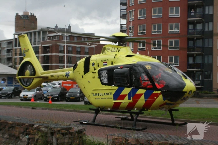 Scooterrijder zwaargewond bij ongeval op parkeerterrein