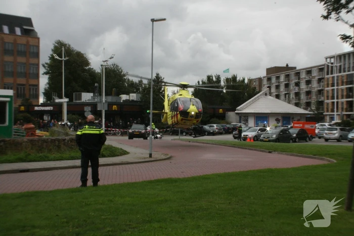 Scooterrijder zwaargewond bij ongeval op parkeerterrein