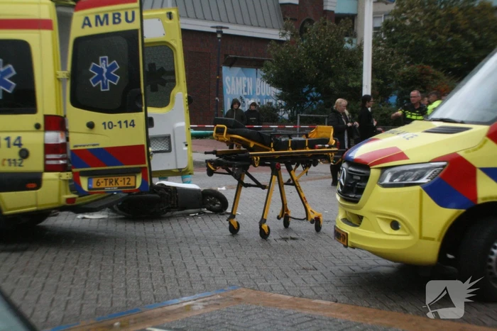 Scooterrijder zwaargewond bij ongeval op parkeerterrein