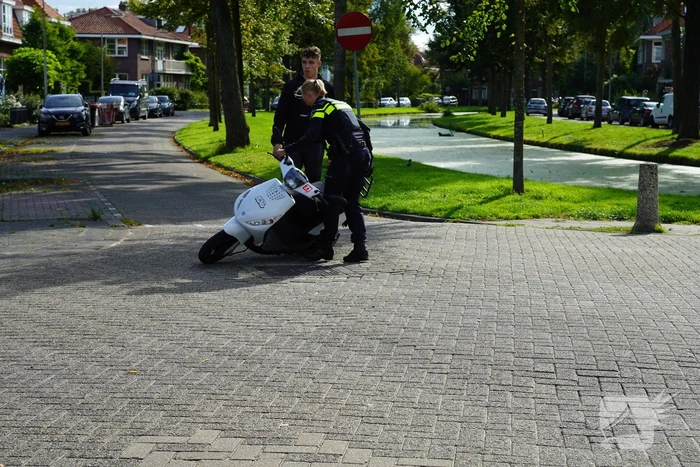 Scooterrijder gewond na botsing met auto