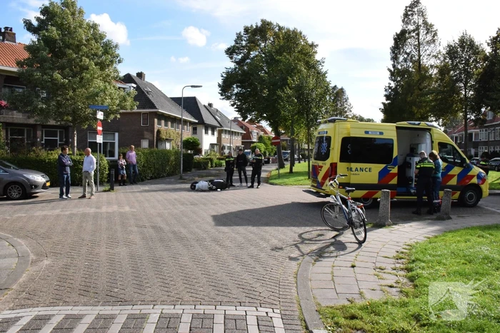 Scooterrijder gewond na botsing met auto
