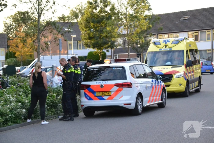 Twee personen met elkaar op de vuist