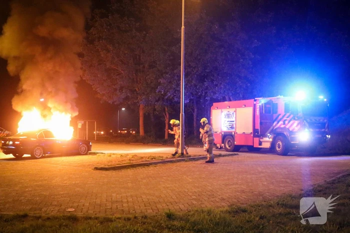Auto totaal verwoest door brand