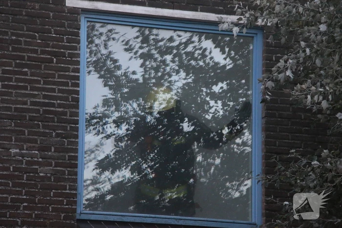 Brandweer oefent middelbrand met slachtoffers in slooppand