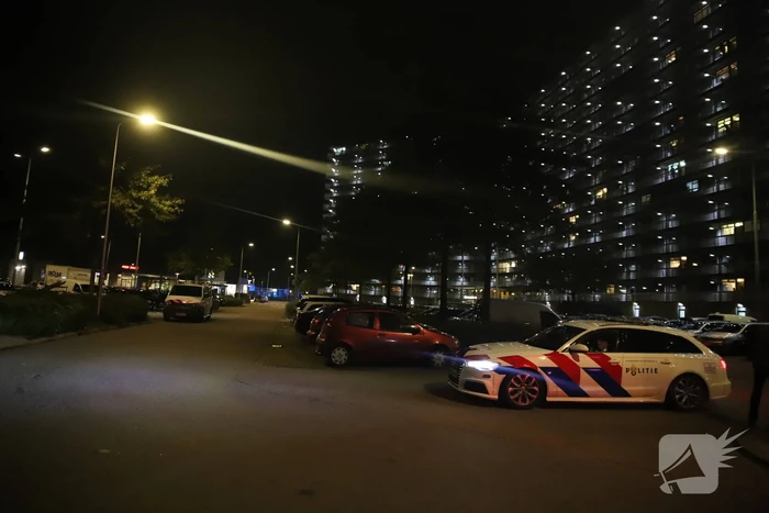 Man zwaargewond bij steekpartij in flatwoning