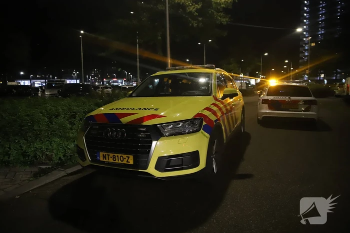 Man zwaargewond bij steekpartij in flatwoning