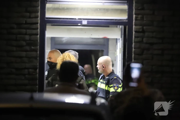 Man zwaargewond bij steekpartij in flatwoning