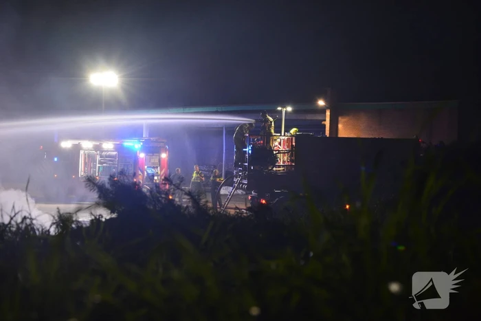 Veel rookontwikkeling door brandende afvalberg