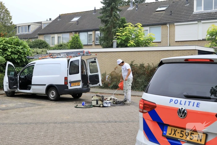 Schilder provoceert persfotografen bij brand in zijn bestelbus