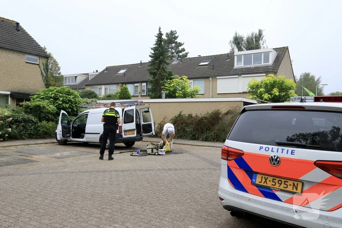 Schilder provoceert persfotografen bij brand in zijn bestelbus