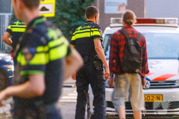 Auto ramt hekwerk hondenuitlaatplek