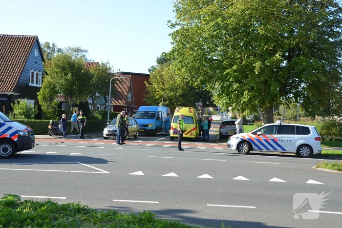 Scooterrijder gewond na botsing met auto