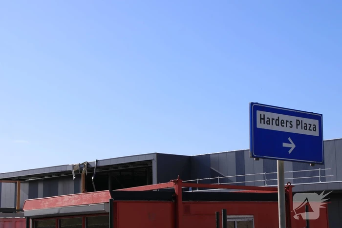 Drie personen gewond geraakt op bouwplaats na omvallen hoogwerker