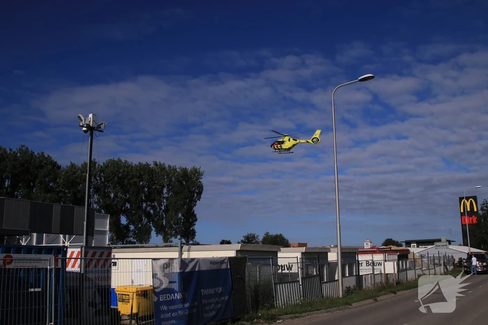 Drie personen gewond geraakt op bouwplaats na omvallen hoogwerker