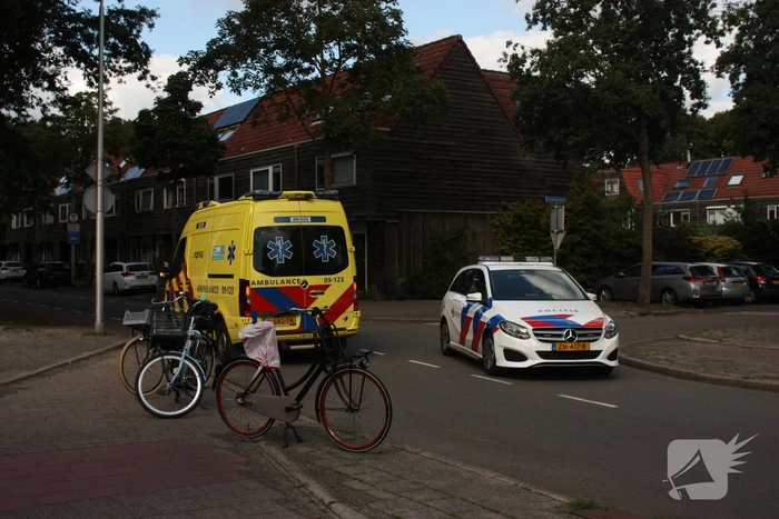 Scholiere onderweg naar school gaat onderuit na afsnijdactie