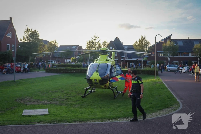 Gevallen fietser zorgt voor traumahelikopter in woonwijk
