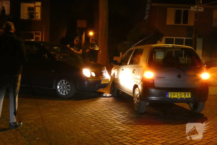 Aanhouding na aanrijding tussen twee auto's