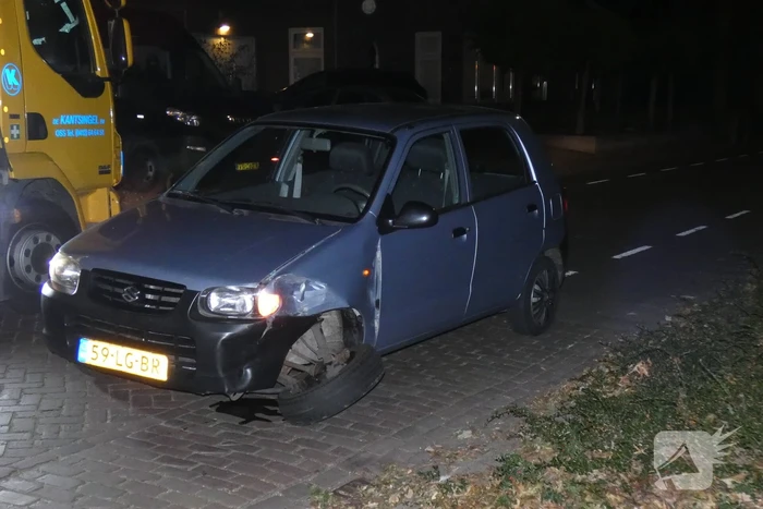 Aanhouding na aanrijding tussen twee auto's