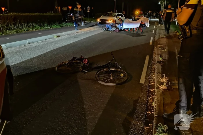 Fietsster gewond na aanrijding met auto