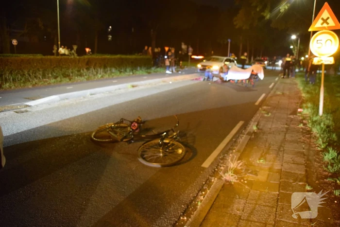 Fietsster gewond na aanrijding met auto
