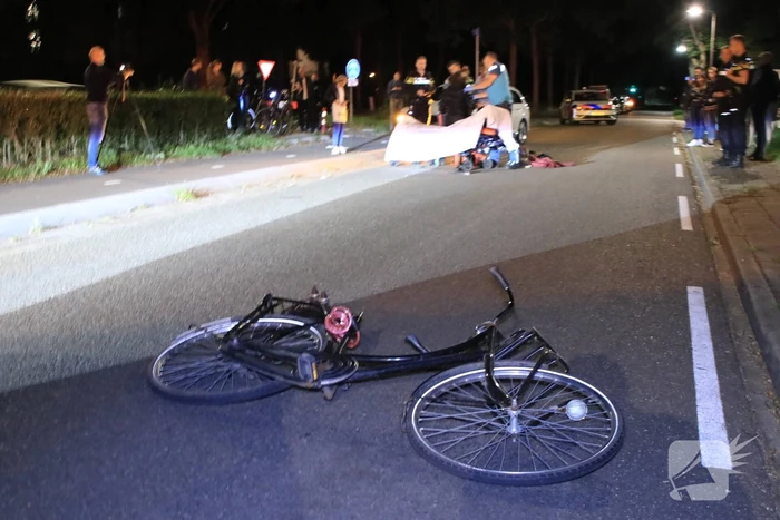 Fietsster gewond na aanrijding met auto