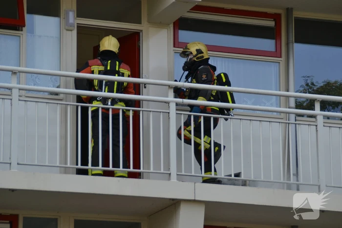 Magnetron in flatwoning vliegt in brand