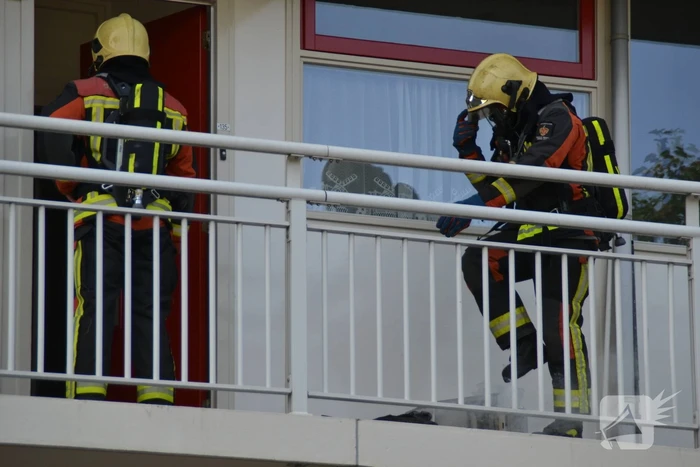 Magnetron in flatwoning vliegt in brand