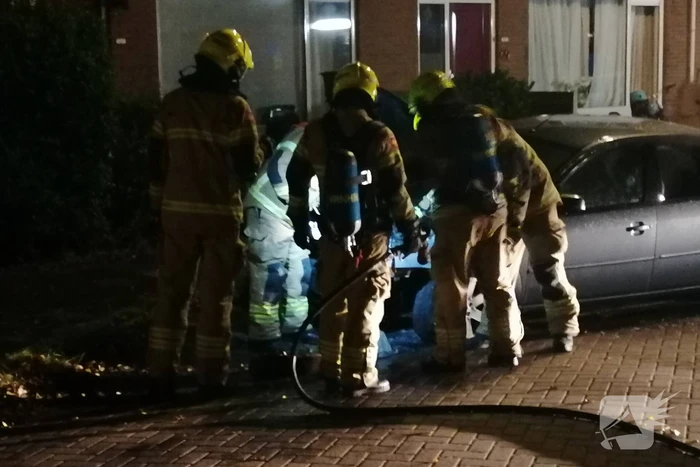 Auto verwoest na brand