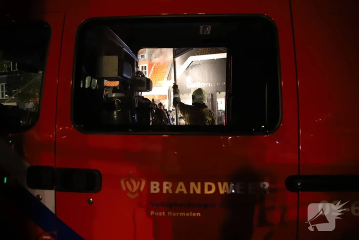 Grote uitslaande brand in cafetaria