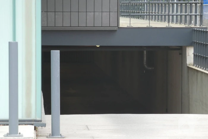Autobrand in parkeergarage