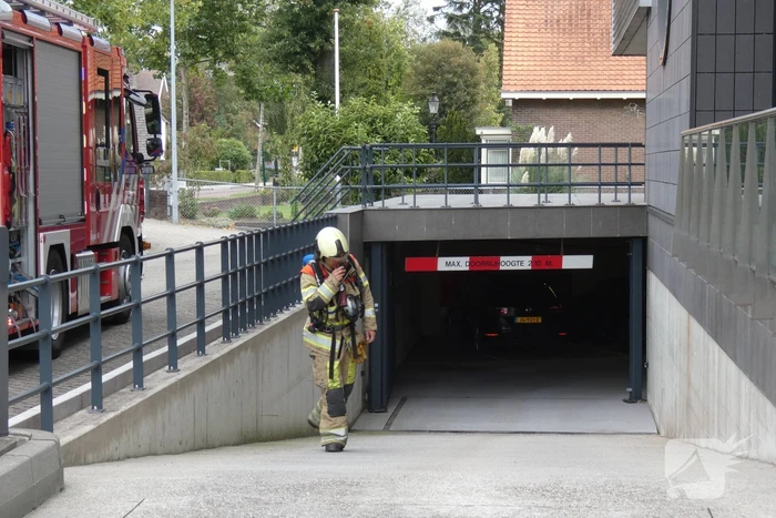 Autobrand in parkeergarage