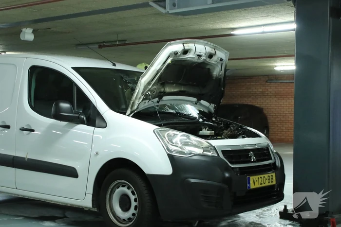Autobrand in parkeergarage