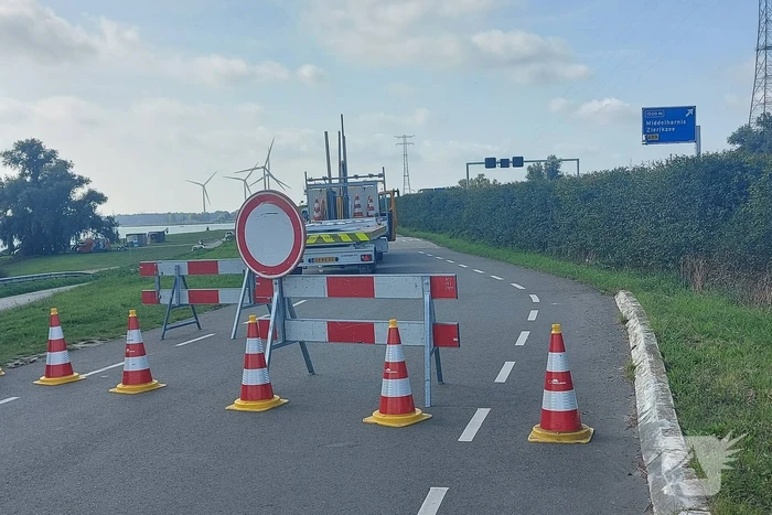 Weg volledig afgesloten na ernstig ongeval