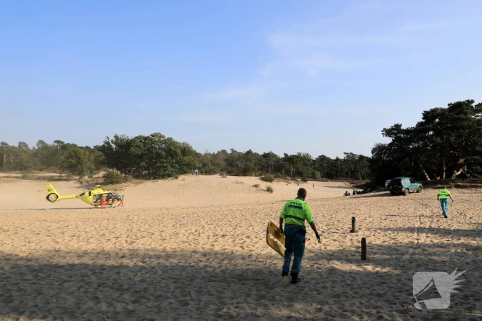 Meisje valt uit boom en raakt zwaargewond