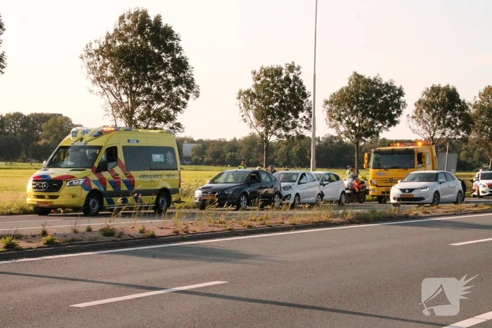 Forse schade na aanrijding met drie auto's