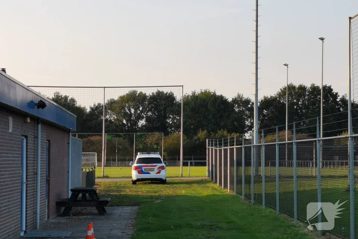 Politie inzet op sportpark na overlast