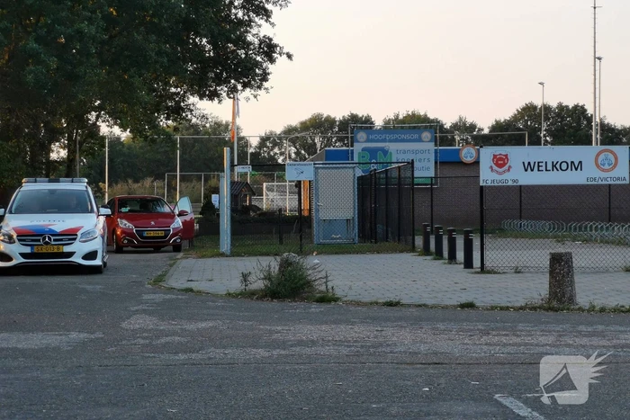 Politie inzet op sportpark na overlast