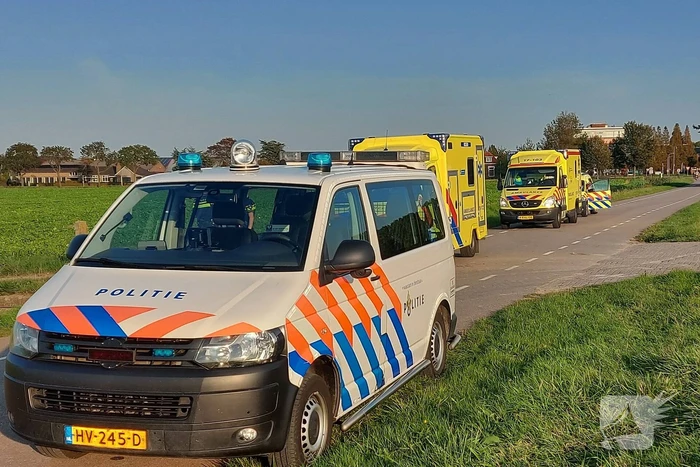 Persoon valt van ladder en raakt zwaargewond