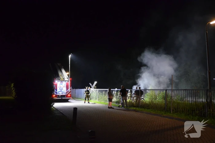 Zeilboot gaat in vlammen op