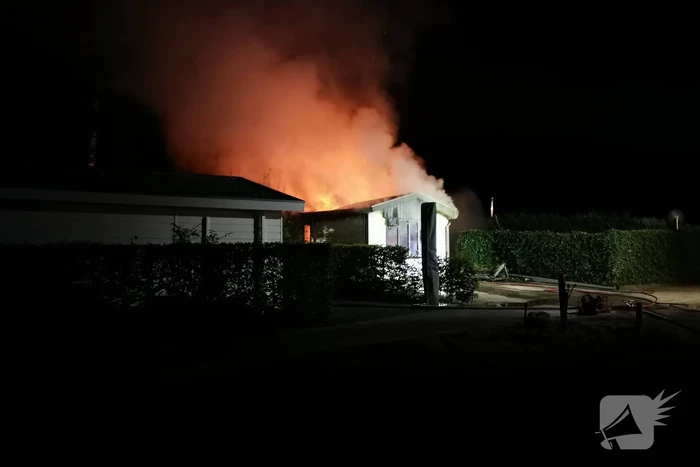 Flinke uitslaande brand in chalet