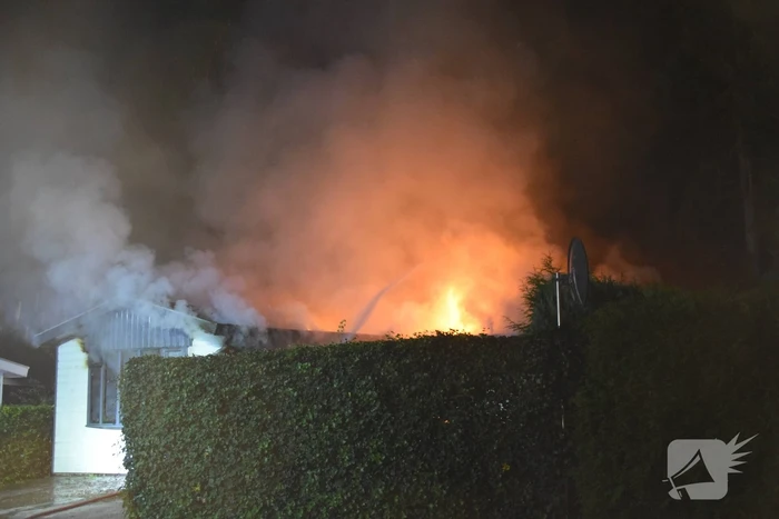 Flinke uitslaande brand in chalet